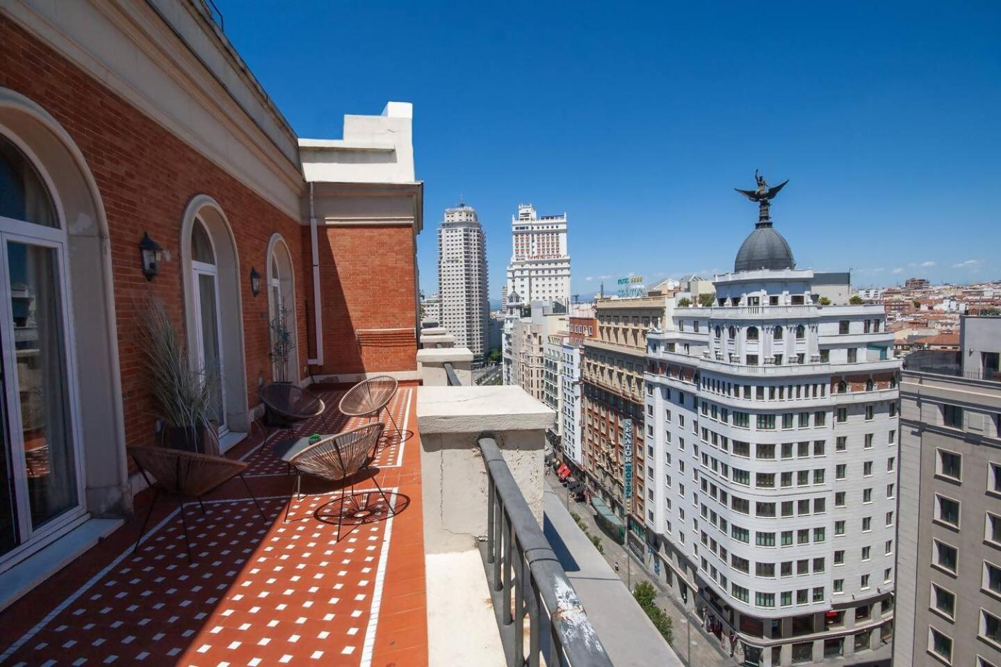 شقة Atico En La Gran Via Con Terraza مدريد المظهر الخارجي الصورة
